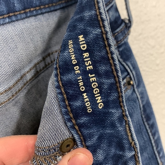 Universal Thread Raw Hem Mid Rise Jeggings Size 2 - Picture 6 of 6